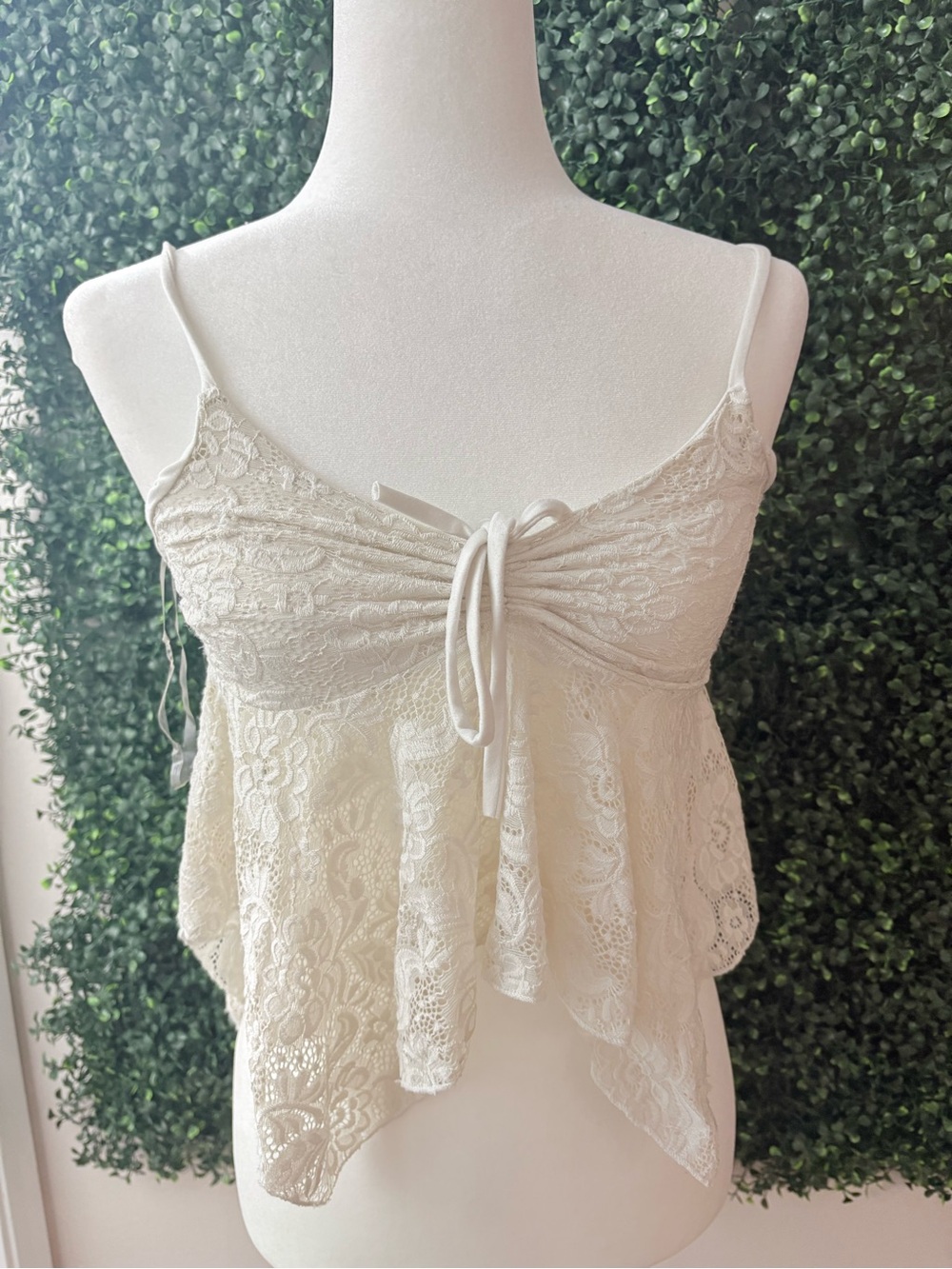 Romantic Lace Tie-Front Crop Top - Cream